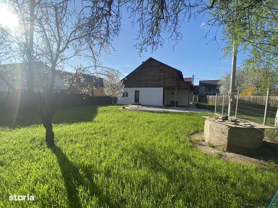 Casă cu 4 camere,2 bai, curte 529mp, toate utilitatile Breaza