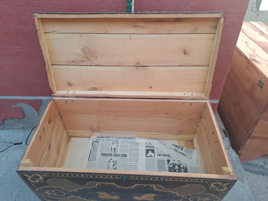 Сандық сатылады .