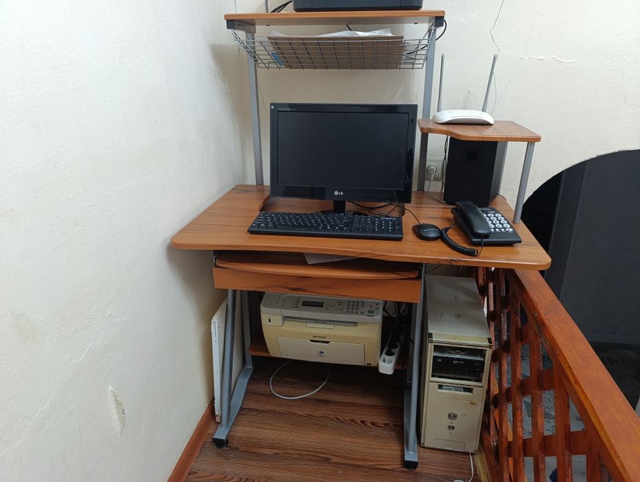 Продам компьютер со столом и принтером