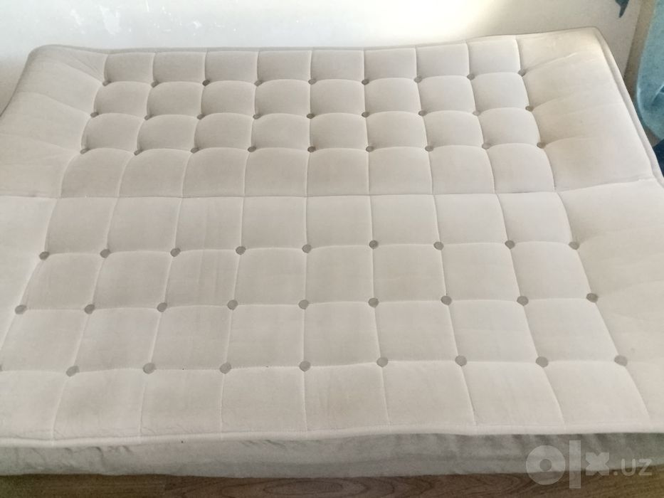 Продаётся  мягкие мебель диван книжка и два кресло