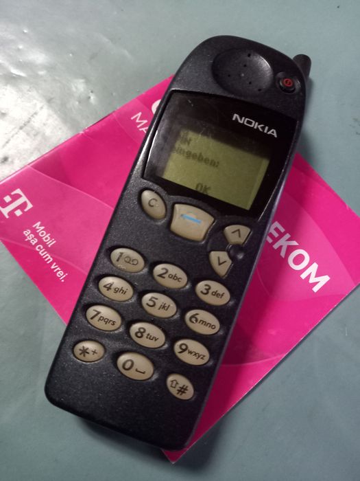Vând 2 telefoane Nokia 5110 și Nokia 6150 pt Colecționari sau Piese