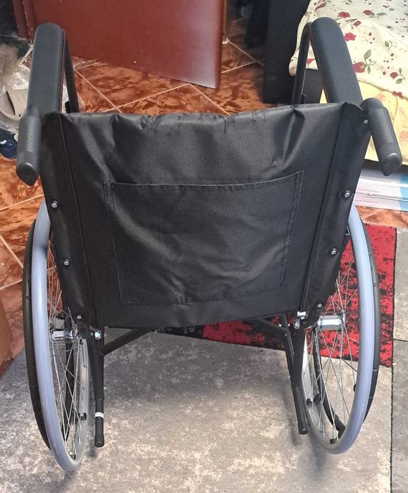 Carucior cu rotile pentru  persoane imobilizate- 100kg