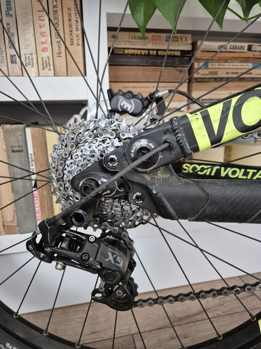 Scott Voltage FR710