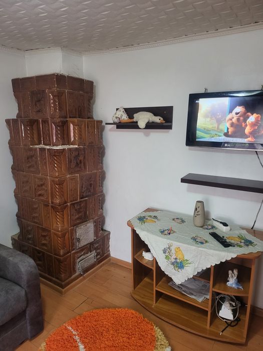 Inchiriez casa chercea