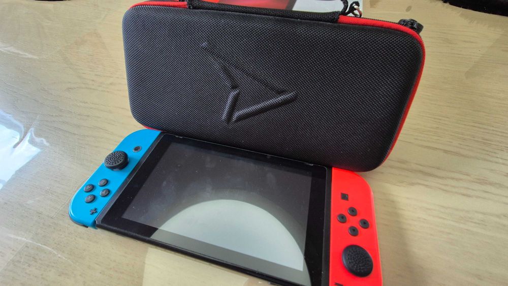 Нинтендо SWITCH.