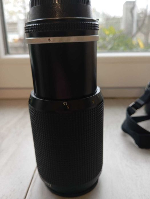 Фотоапарат nikon fe2 и обектив NIKKOR 80-200mm