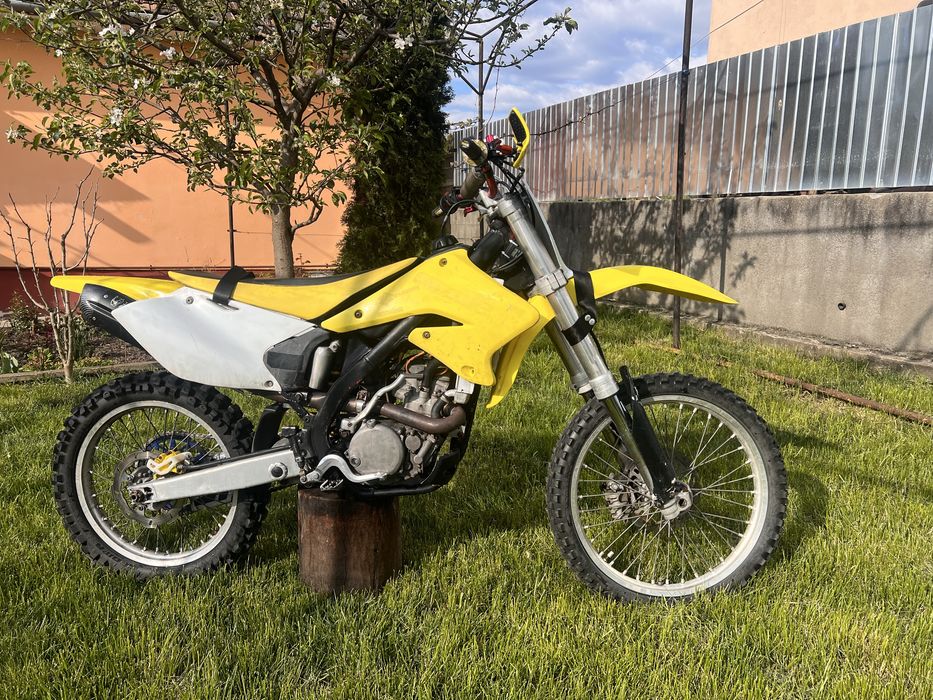 Se vinde susuki rmz250