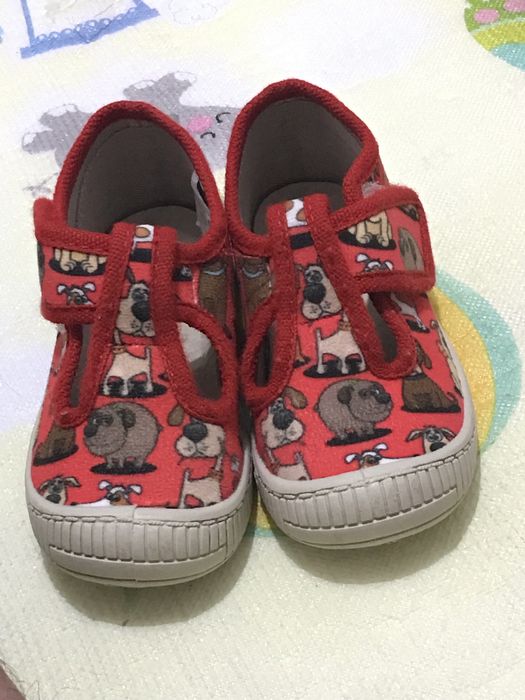 Sandale si ghetute copii