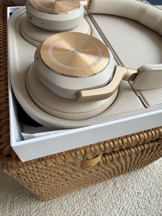Bang & Olufsen Beoplay HX (open box)