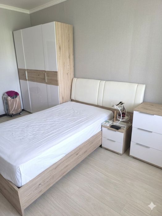 Продам спальный гарнитур