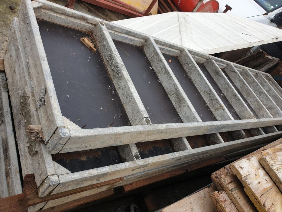 Разпродажба на кофраж и скеле