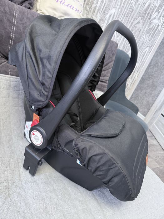 Продам коляску 3в1 +памперсы в подарок