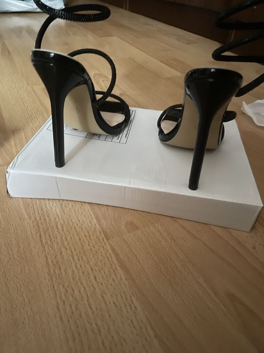 Токчета черни брокат