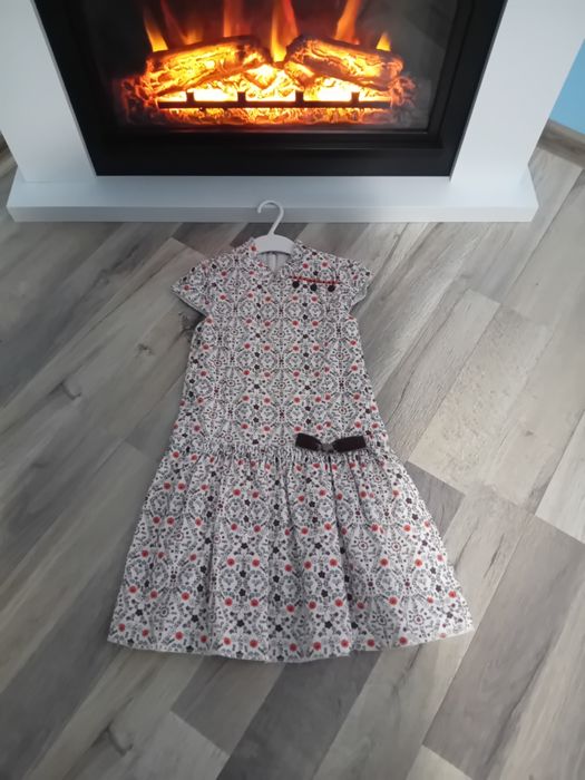 Vând rochie raiat pentru fetițe, marimea 5, 6, 7 ani