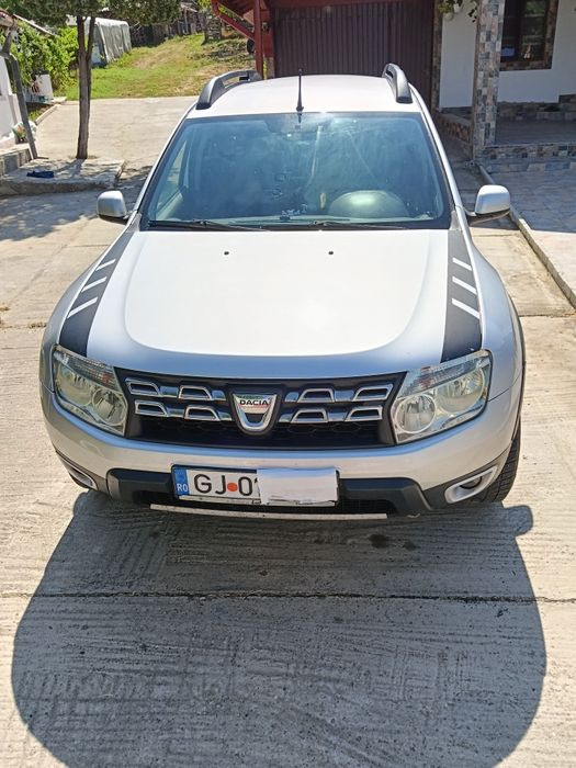 Vând Dacia Duster anul 2010 ptret 4.800 euro negociabil