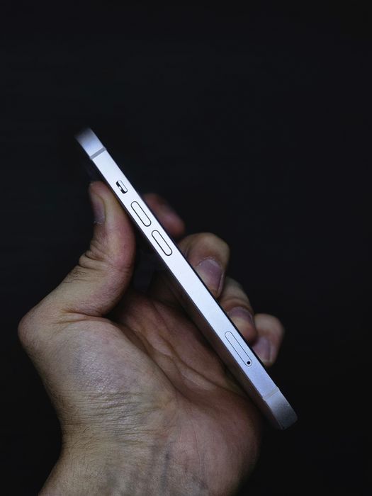 Apple iPhone 13 5G Starlight 256gb 76% Bionic A15 с коробкой идеал