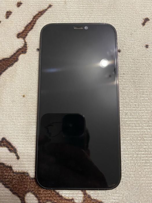 iPhone 12 pro, в хорошем состояние