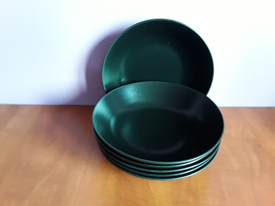 Vând Set 6 Farfurii Adînci Noi