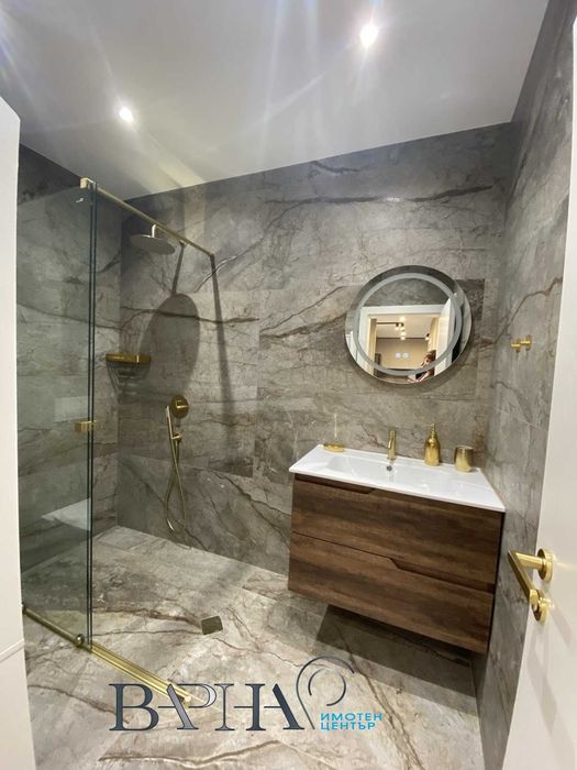 Дава се под наем Тристаен апартамент в Варна, Бриз - 107 кв.м за 1438 € - Снимка #13