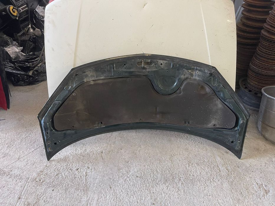 Капот Тоёта Превия