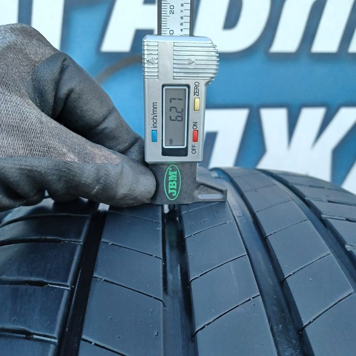 245 40 19 Bridgestone 2бр летни дот 21