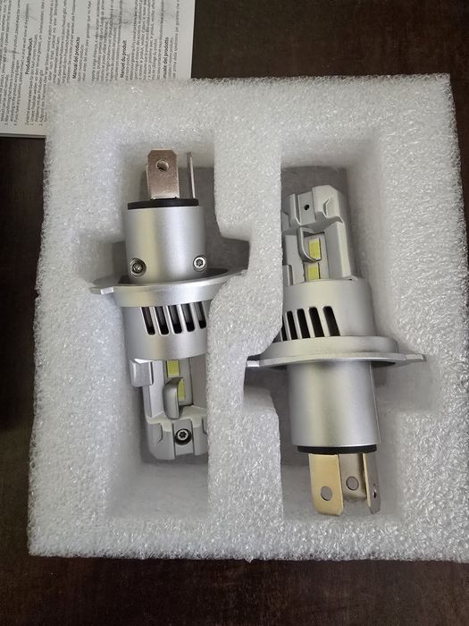 LED крушки H4 за автомобил