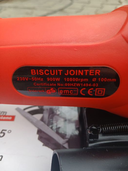 Freza pentru imbinat biscuiti de lemn