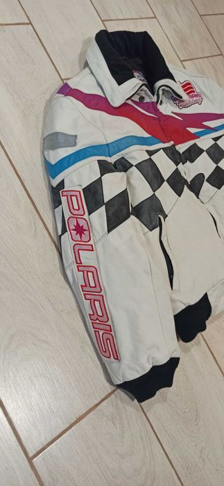 Мото яке от естествена кожа