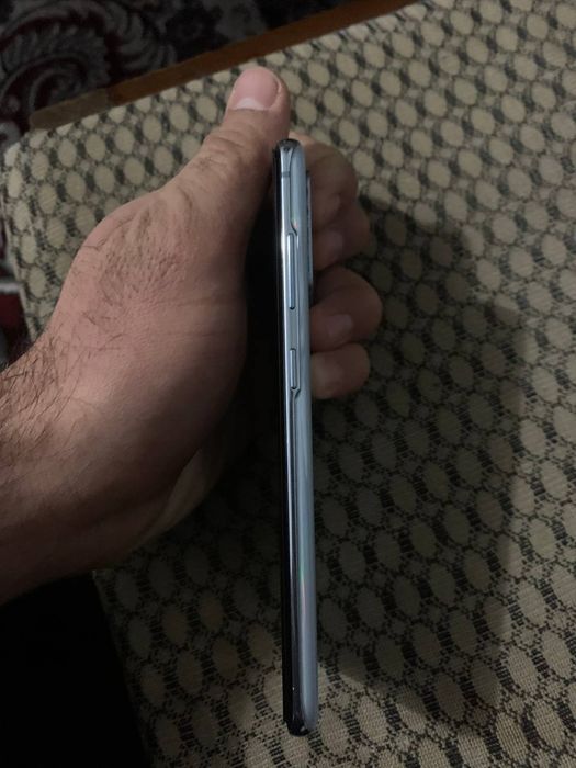 Samsung s20 5G 12/128 tali narhidan ozgina o'tib beriladi