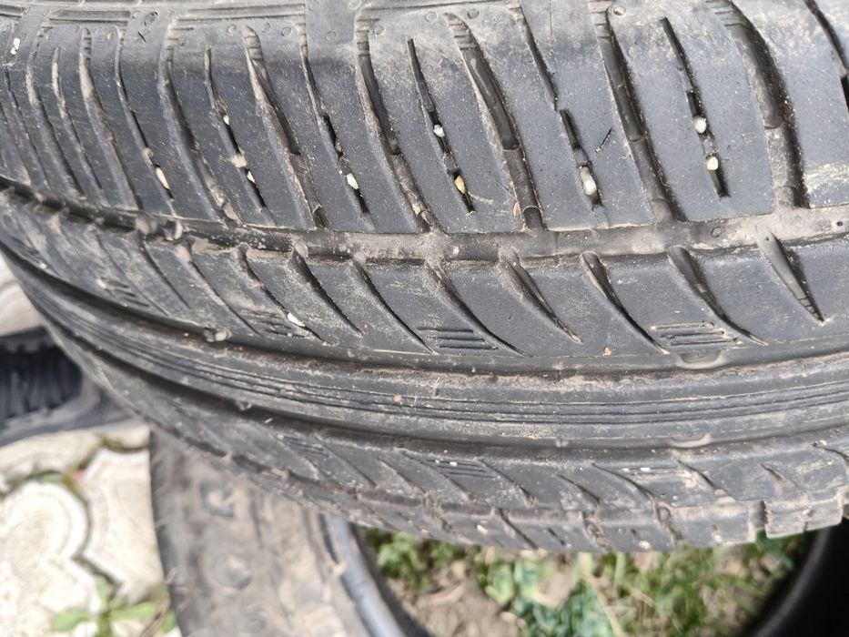 Vând 4 cauciucuri de vara 225/60 R18
