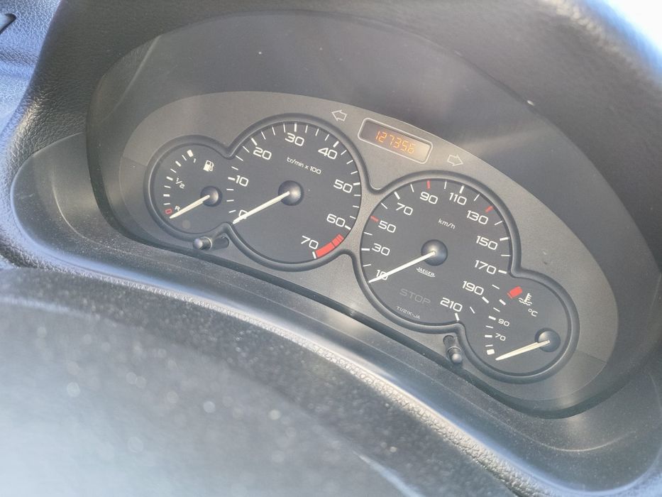 Vând peugeot 206 benzina 1.4