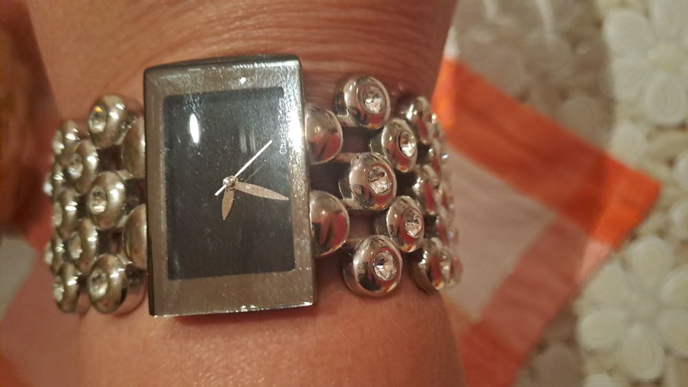 Елегантен дамски часовник