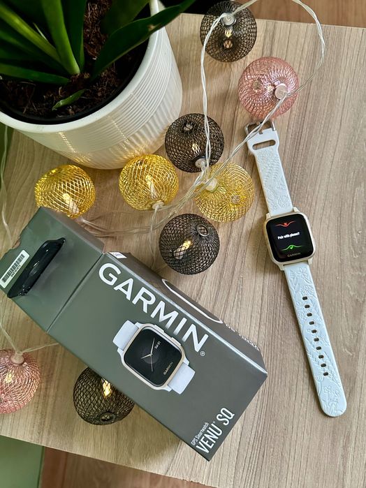 Garmin Venu Sq - alb/aurie