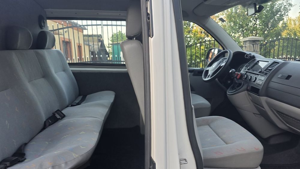 Volkswagen Transporter T5 2.0 TDI * An 2013 * 5 Locuri  * Extralung * Autoutilitara N1 * Euro 5 * Cutie Manuala