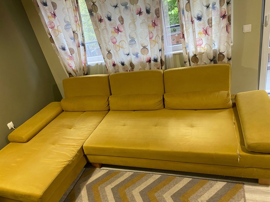 Диван в цвят горчица
