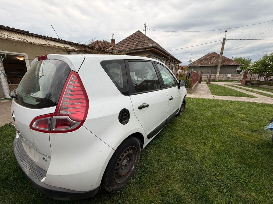 Vând Renault Megane Scenic III