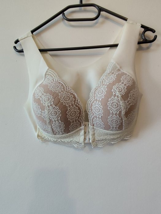 Bustiera dama noua XL