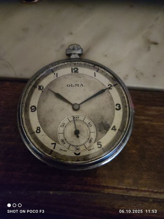 Швейцарски механичен часовник.Олма.