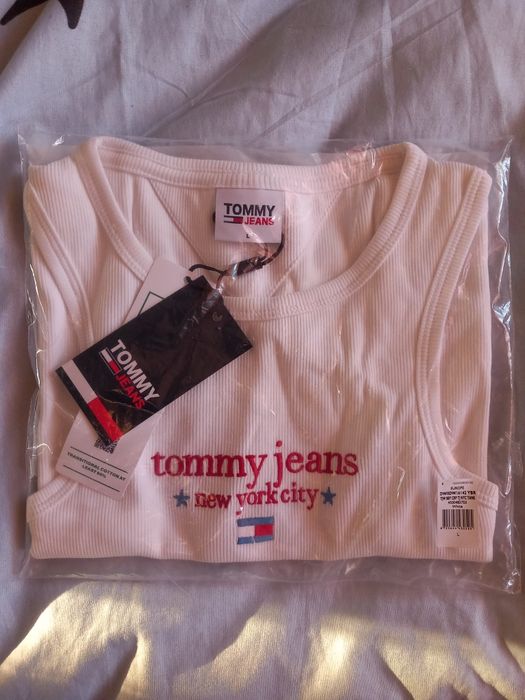 top tommy jeans white
