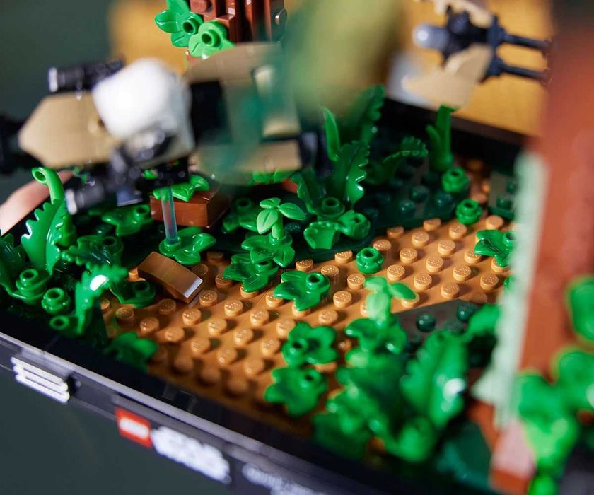 LEGO Star Wars 75353 - Диорама на преследването на Ендор