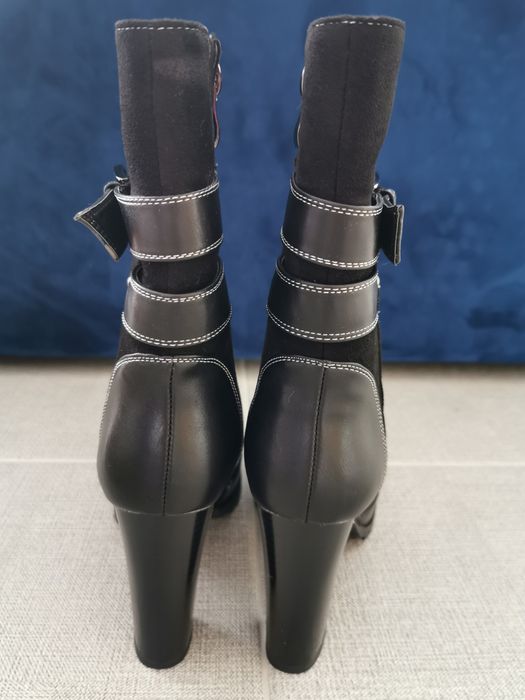 Елегантни чисто нови боти