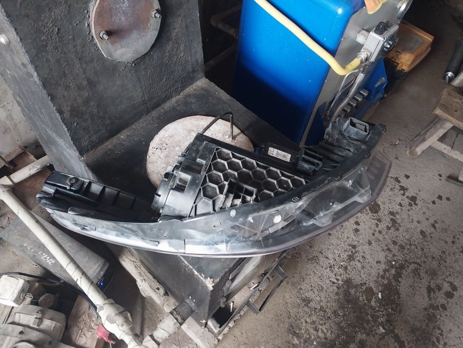 Фар машина нови жалгыз