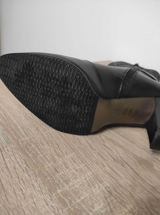 Vand cizme negre  din piele