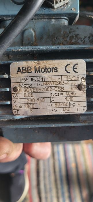 Motoare monofazice trifazice cu reductoare mai multe bucăți