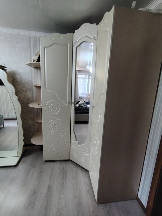 Продам спальный гарнитур