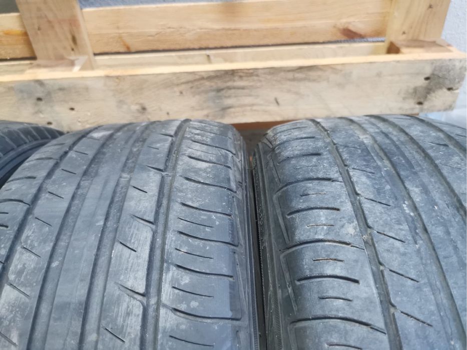 Anvelope de vara 215 55 17 .