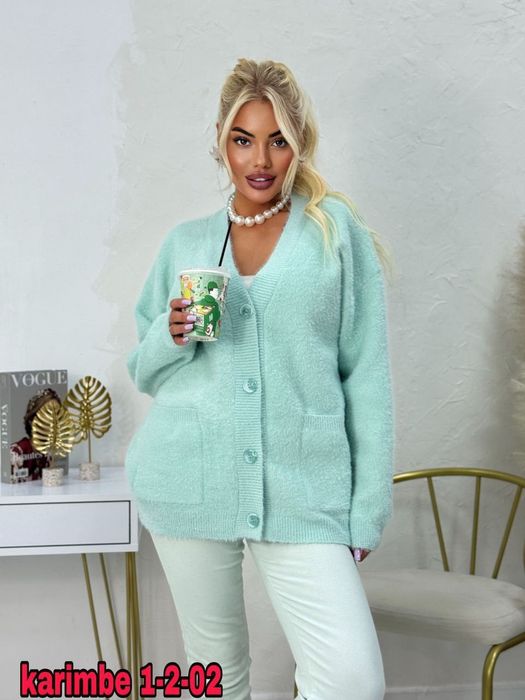 Продам  совершенно новые женские вещи тройка