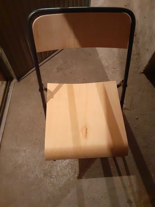 Железен сгъваем стол