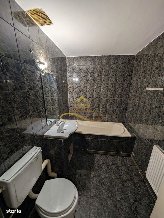 Apartament 3 camere decomandate, str.9 Mai