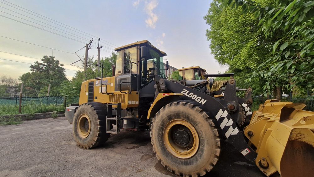 Сдается в аренду фронтальные погрузчиким XCMG ZL50GN
